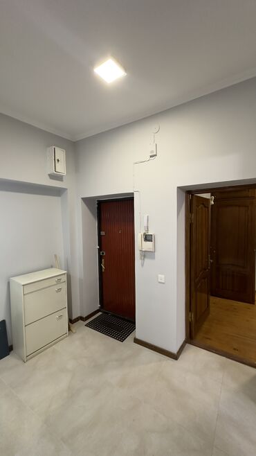 Долгосрочная аренда квартир: 3 комнаты, Риэлтор, Без подселения, С мебелью полностью — 11