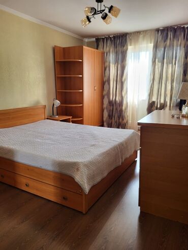 купить покрывало для кровати: Двуспальная кровать, Б/у, С матрасом, Дерево, длина - 200 см