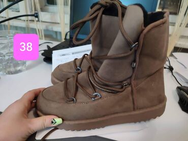 Ostala ženska obuća: Rasprodaja, dostupni brojevi obeleženi na slikama
Cena 3100 din — 3