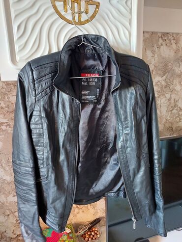 Kardiqanlar, jaketlər: Qadın geyimləri kolleksiyası 1) Ağ-qara bluz - Ölçü: S - Qiymət: 18 — 12