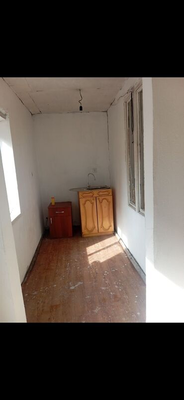 недостроенный дом бишкек: 50 м², 2 комнаты, Забор, огорожен