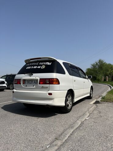 Toyota: Toyota Ipsum: 2000 г., 2 л, Автомат, Бензин, Минивэн — 5