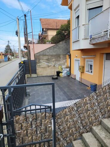 Kuće na prodaju: 250 kv. m, 6 soba — 5