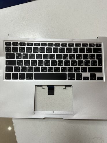 клавиатура макбук: Ноутбук, Apple, 4 ГБ ОЗУ, Intel Core i5, 13.3 ", Б/у, Для несложных задач