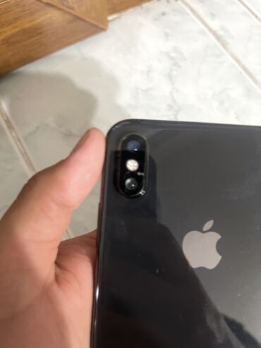 поко эф 4: IPhone Xs Max, Колдонулган, 64 ГБ, Кара, 70 %