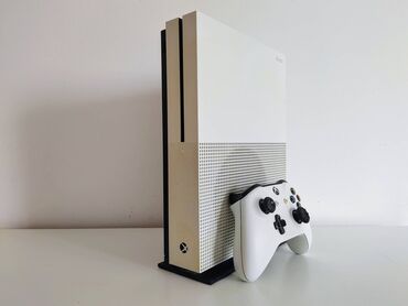 Xbox One: Konzola XBOX one S 2TB Prodajem Xbox One S konzolu, od 2TB - Launch na lalafo.rs — 1 Xbox One: Konzola XBOX one S 2TB Prodajem Xbox One S konzolu, od 2TB - Launch — 1