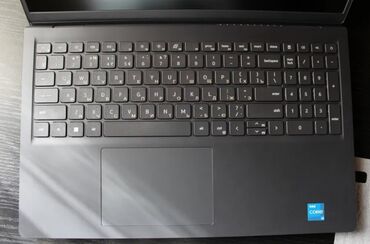 экран машина: Ноутбук, Dell, 8 ГБ ОЭТ, Intel Core i3, Колдонулган, Жумуш, окуу үчүн, эс тутум SSD