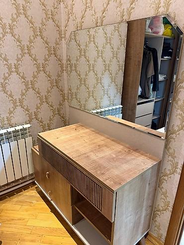 Komodlar: Mebel dəsti – güzgülü makiyaj/console masası - Material: ağac — 2