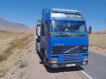 лампа штатив: Тягач, Volvo, 2001 г., Самосвал — 2