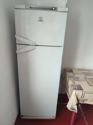 холодильник bosch: Муздаткыч Indesit, Колдонулган, Эки камералуу