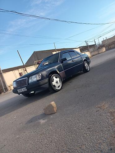 Mercedes-Benz: Mercedes-Benz E 220: 2.2 l | 1994 il Sedan — 10