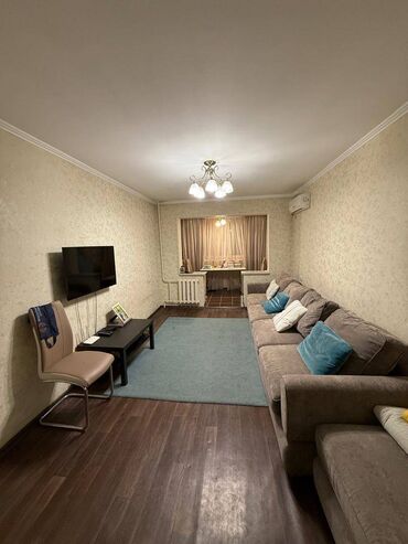 суточный квартира ош зайнабидинова: 3 бөлмө, Кыймылсыз мүлк агенттиги, Чогуу жашоосу жок, Толугу менен эмереги бар