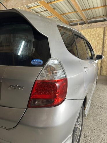 Другой тюнинг: Тонировка, полировка фар и оклеивание кузова Номер Адрес  — 4