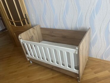 Uşaq və gənc otağı üçün dəstlər: Oğlan və qız üçün, İşlənmiş, Beşik, Komod