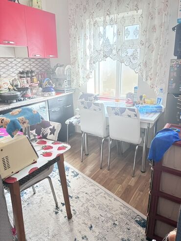 Həyət evləri və villaların satışı: 3 otaqlı, 200 kv. m, Orta təmir — 10