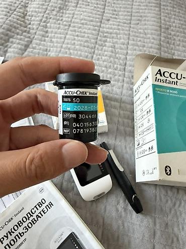 Глюкометрлер: Все комплекте покупала за 4000 Accu-Chek Instant — система контроля — 2