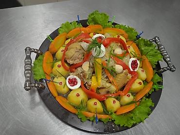 Повара: Ющю работу . Повар универсал.Стаж имеется.
С ежедневным расчётом — 3