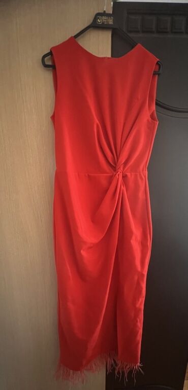 женские удлиненные жилетки: Qadın və qız üçün geyimlər dəsti 1) Qırmızı kokteyl donu - Qolsuz