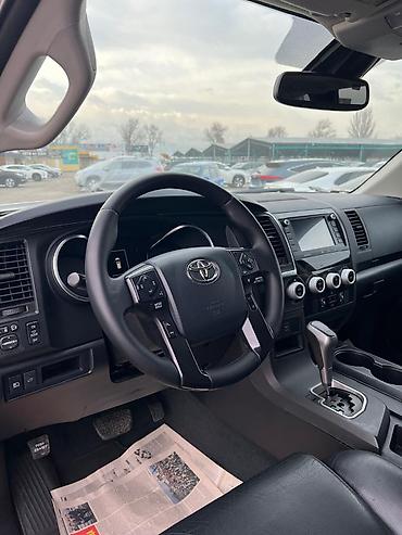 Toyota: Toyota Sequoia: 2020 г., Автомат, Бензин, Внедорожник — 14