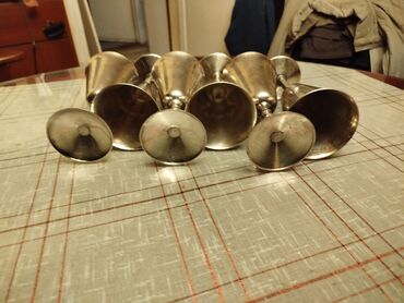 Čaše: Metalne case,solje. 6 komada,mislim da su posrebrene,nisam siguran — 5