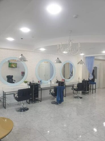 продаю парикмахерскую: Сатам Сулуулук салону 127 кв. м, Цоколдук, Жабдуулары менен, Көп кабаттуу турак имараты