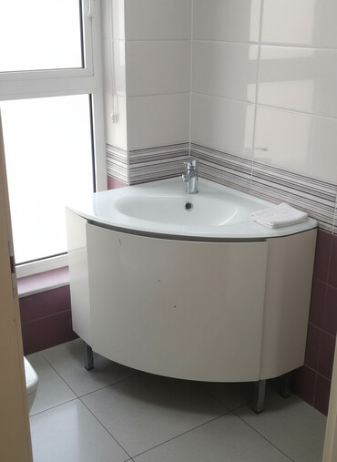 moydadir hamam ucun: Yeni Üstü qapalı kabina, Künc üçün