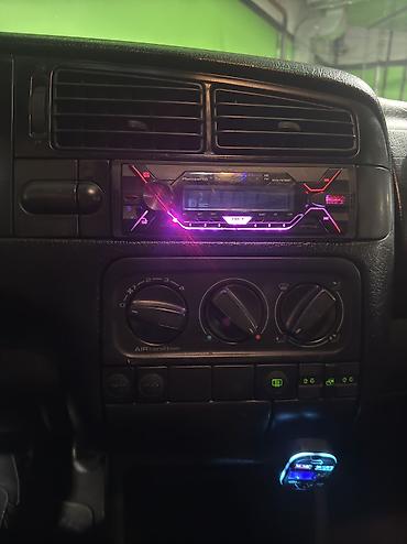 Volkswagen: Volkswagen Golf V: 1993 г., 2.8 л, Механика, Бензин, Хэтчбэк — 7