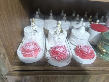 новый с коробкой срочно: Шкатулки,арома свечи
С упаковкой