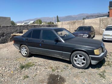 мерседес w210 миллениум: Седан Mercedes-Benz 190E, представленный в тёмном цвете, предлагает