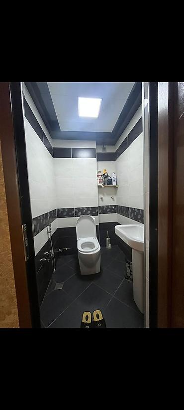 Otaqların satışı: Kirayə üçün geniş və işıqlı mənzil otaqları. Xüsusiyyətlər: - 2 ayrı — 5