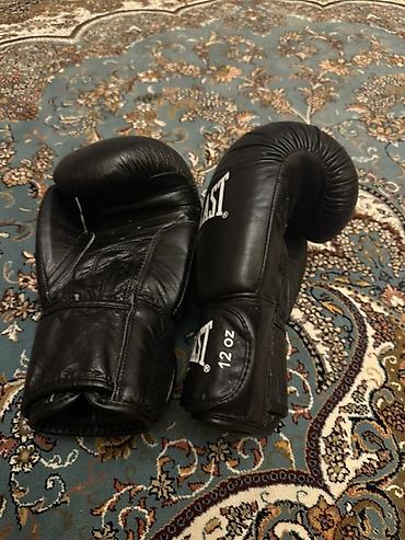 Перчатки: Перчатки боксерские Everlast, 12 oz, черные. - Тип: тренировочные — 2
