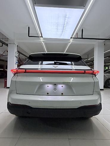 7 местка: Кроссовер VGV U75 PLUS (белый, 5‑дверный) Основные характеристики: - — 4