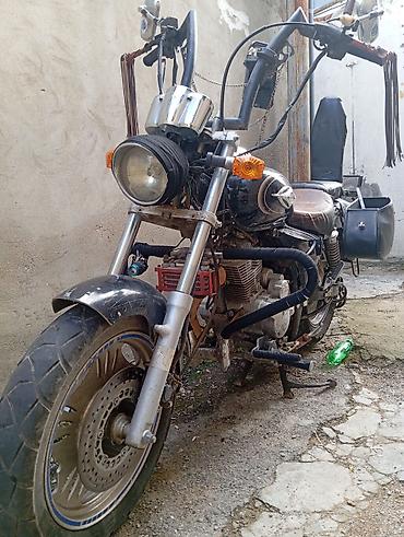 Kruizer tipli motosiklet Xüsusiyyətlər: - Tək silindrli benzin