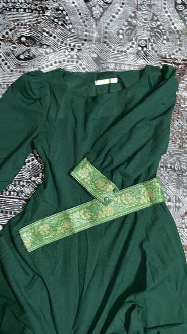 платье зеленое: Вечернее платье, Классическое, Длинная модель, С рукавами, M (EU 38)