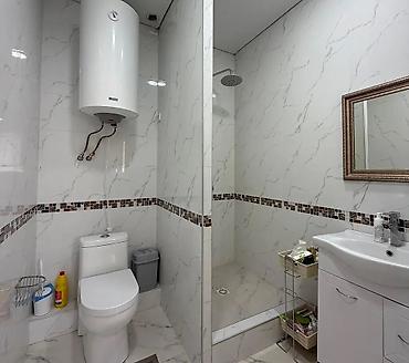 Долгосрочная аренда домов: 200 м², 5 комнат — 15
