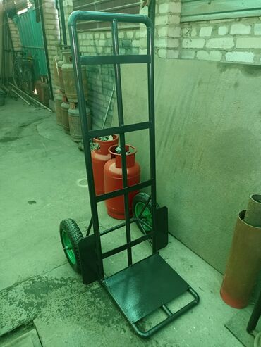 Садово-строительные тачки и тележки: Садово-строительная тачка и тележка, Двухколесная, Новый — 3