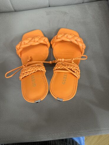 nine west sandale: Sandals, Guess, 38