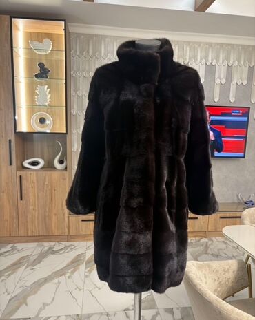 обувь для охоты: Шуба из натурального меха норки, насыщенного темно-шоколадного/чёрного