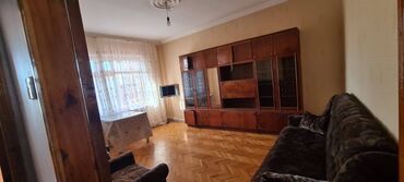 Uzunmüddətli kirayə mənzillər: Sumqayıt şəhəri,9cu mkrda,Araz marketin üstü 9 mərtəbəli binanın 4cü — 1