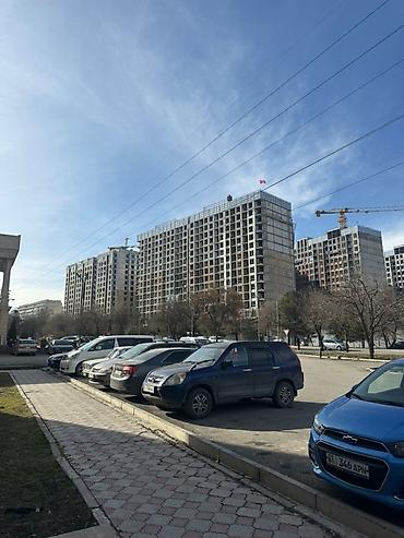 Аренда помещений свободного назначения: 1 этаж Первая линия Площадь: 630 м² Арендная ставка: 5 $/м² Сдаётся — 7