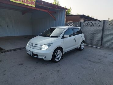 Toyota: Toyota ist: 2003 г., 1.3 л, Автомат, Бензин, Хэтчбэк