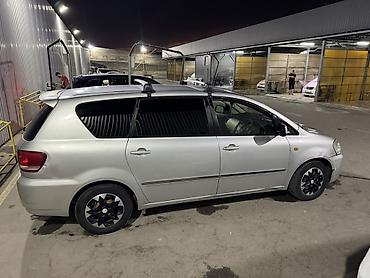 byd e2 2024: Toyota Ipsum: 2003 г., 2.4 л, Автомат, Бензин, Минивэн — 3