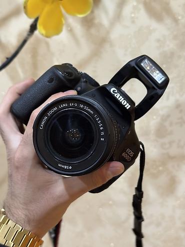 canon eos 600: Canon EOS 600D DSLR fotoaparat komplekti Tərkib: - Canon EOS 600D — 8