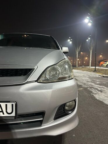 Toyota: Toyota Ipsum: 2004 г., 2.4 л, Автомат, Бензин, Минивэн
