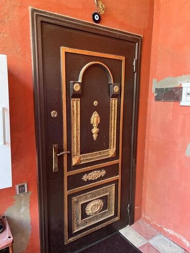 Kommersiya daşınmaz əmlakının satışı: Yeni Ramanada, Kolleci və Şamlığı keçdikdən sonra, əsas yolun — 7