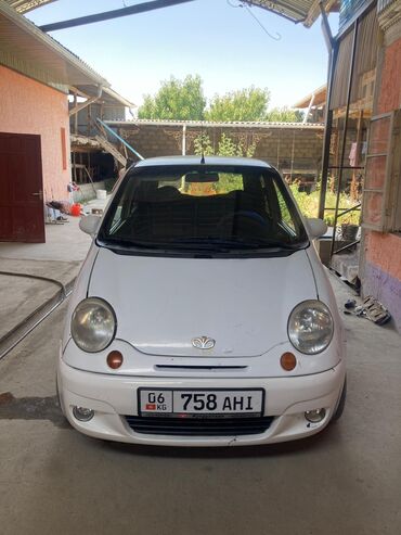 срочно продам авто в связи с переездом: Белый городской хэтчбек Daewoo Matiz, идеальный для городской езды
