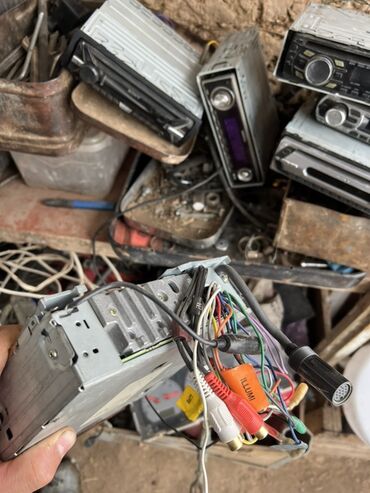 Магнитолы: Автомагнитола Sony, формат 1DIN. Основные особенности: - Поддержка — 20