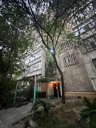 продаю или меняю на: 2 комнаты, 60 м², 106 серия, 8 этаж, Старый ремонт