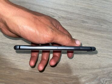Apple iPhone: IPhone 8, Б/у, 64 ГБ, 100 %