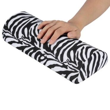 форма горка: Подушка для маникюра (Зебра) Runail Подставка для рук (маленькая)